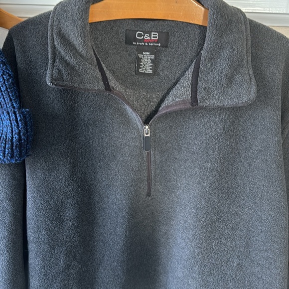 Bundle of two fleece pullover jackets & one American Eagle Beanie knitted hat - Picture 6 of 10